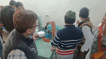 Banka News: दो मवेशी व्यापारियों को अपराधियों ने मारी गोली, 3.50 लाख रुपये लूटे, पुलिस जांच में जुटी Two cattle traders shot by criminals