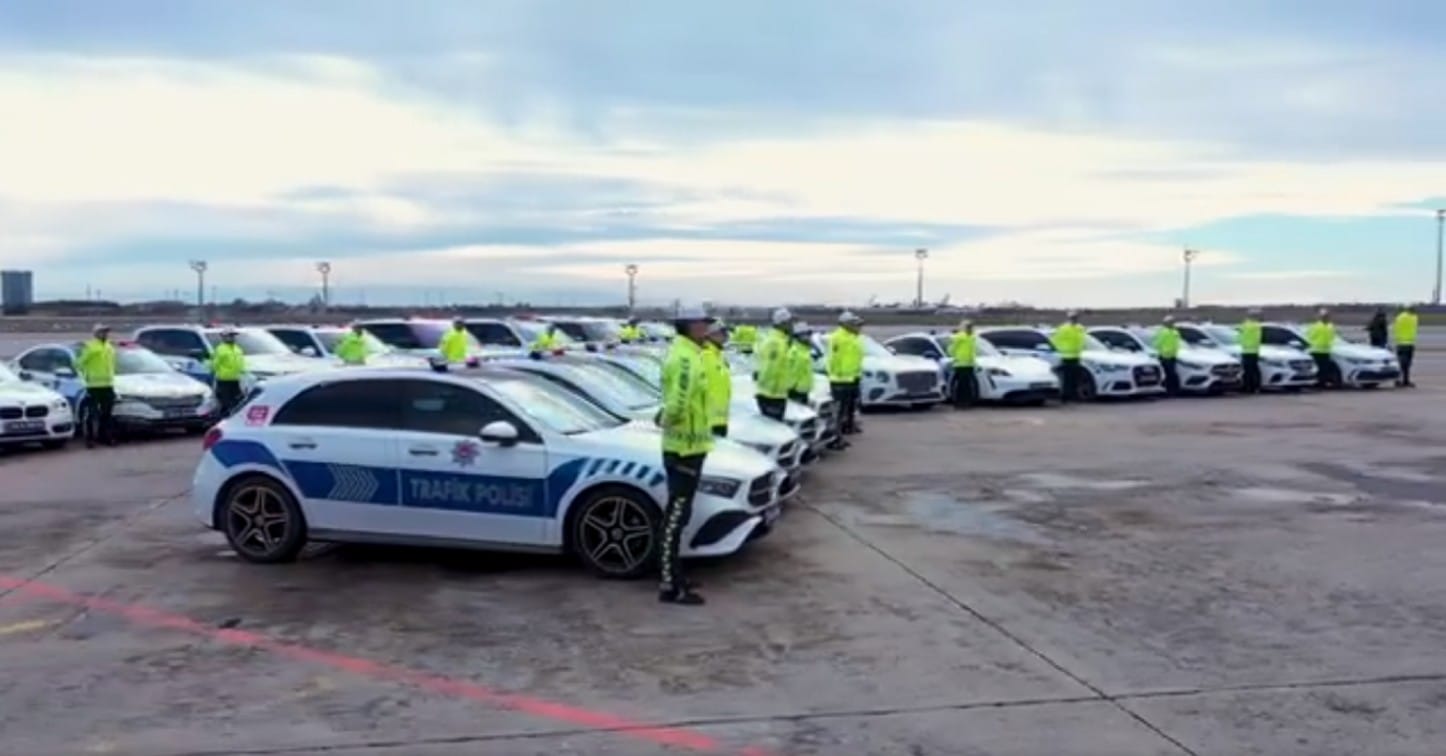Dubai Police adds this supercar to its fleet dubai police cars collection