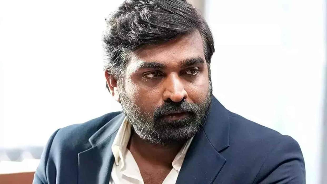 Vijay Sethupathi angry during promotion of Merry Christmas silenced the reporter on question of imposing Hindi