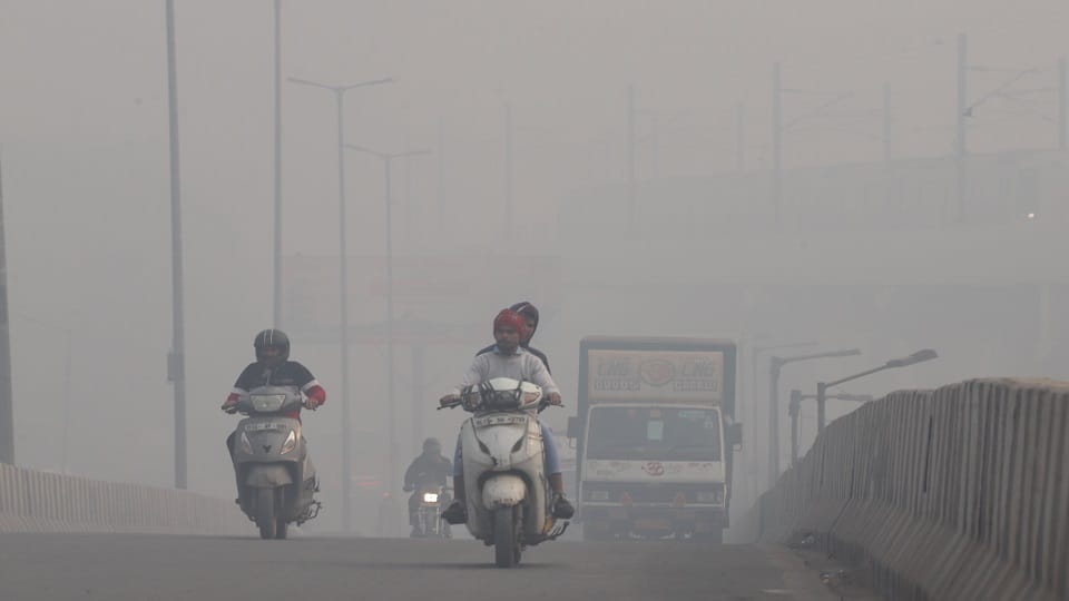 Delhi NCR Weather Update Today Dense Fog Engulf Increase Cold Effected  Flights Affected