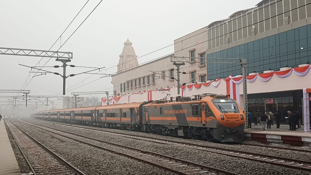 Ayodhya Ram Mandir: Rehearsal of Prime Minister's fleet, Amrit Bharat train also reached Ayodhya Dham