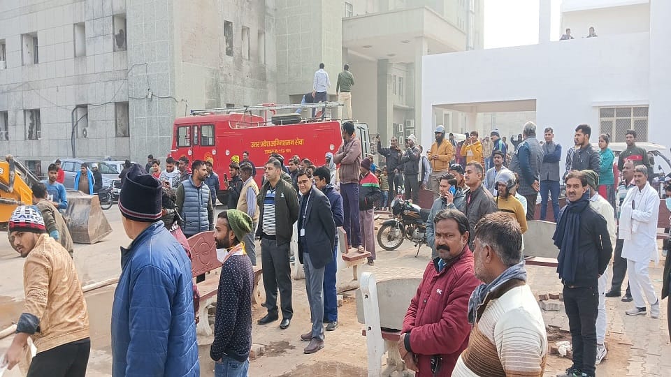 Fire breaks out in chemical warehouse of SN Hospital panic due to explosions
