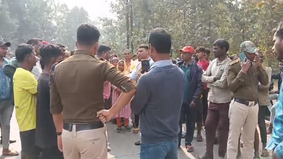 Heavy vehicles filled with ashes running as Yamdoot two accidents in 24 hours in Korba