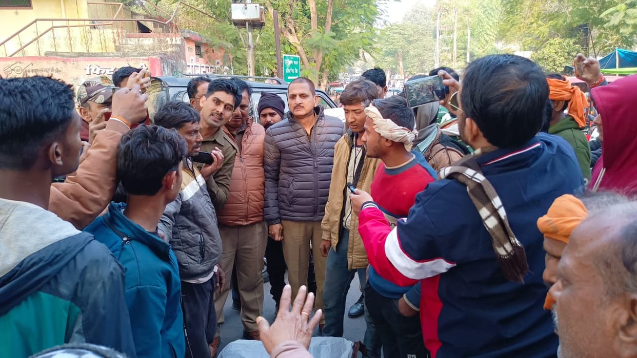 Case of death of PRD jawan, family members created a jam by keeping the dead body,  demand action against the
