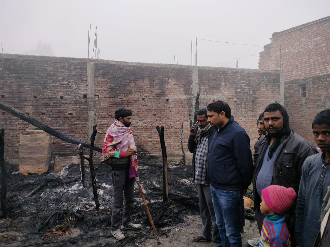 Bahraich News: House burnt due to spark from stove, teenager dead, two brothers serious