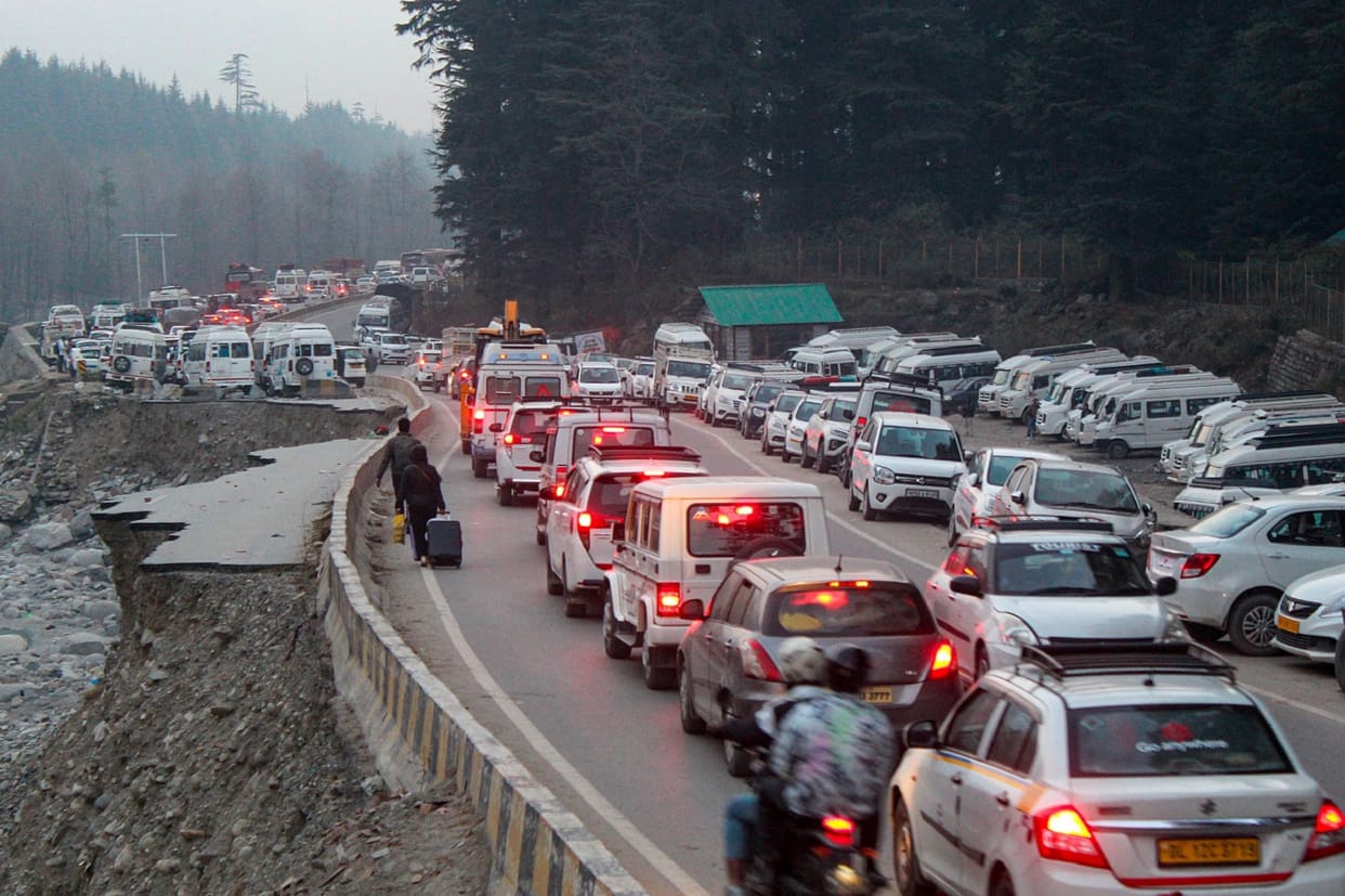Himachal Pradesh Police gearing up for more traffic chaos on New Year’s eve in Kullu, Manali, Atal Tunnel
