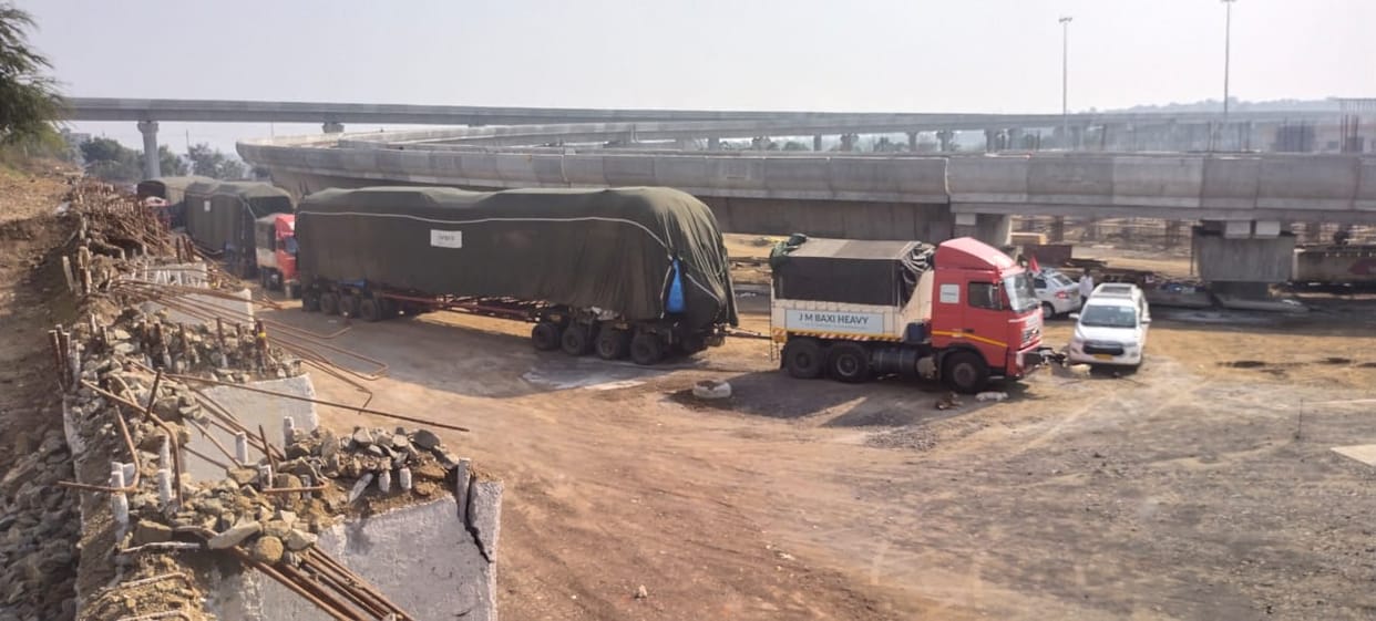Indore News: Metro coaches and engines reached Indore riding on trolleys from Vadodara, second trial run will