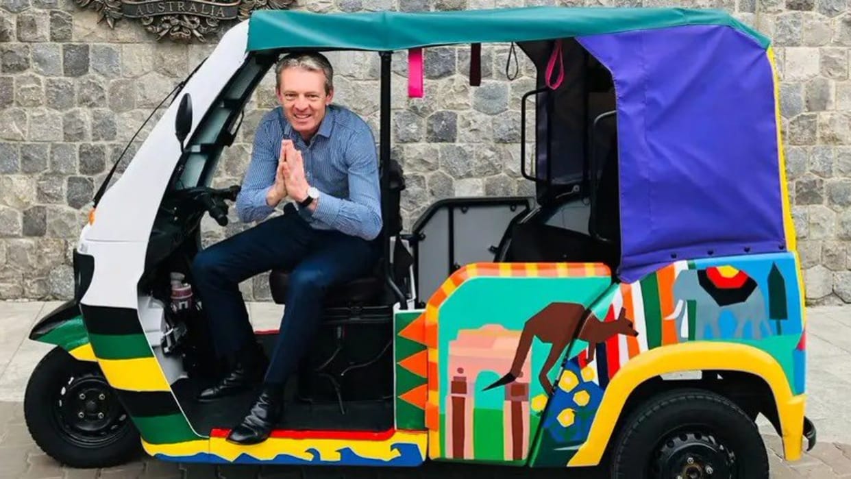 India: Australia's new Deputy High Commissioner himself reached office driving an e-rickshaw