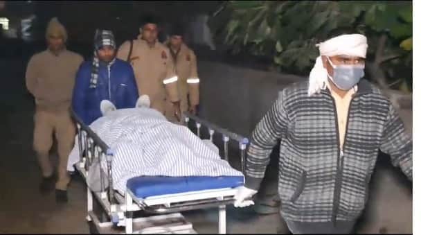 Meerut Manager Arun Prajapati Murder Case: Father and family are in grief in Baghpat