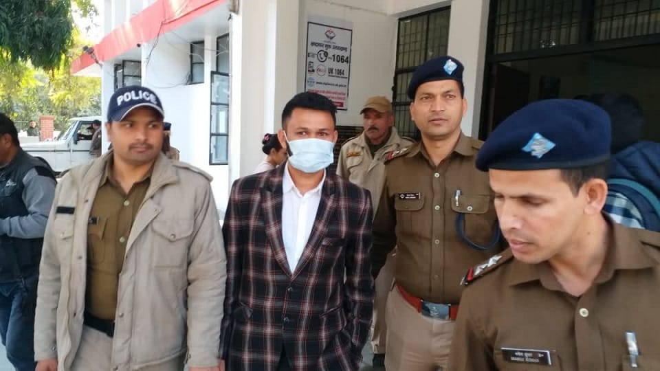 nainital news: Operator giving fake paramedical diploma arrested in haldwani