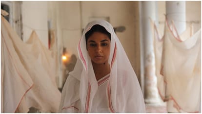 Safed Movie review debutant director Sandeep Singh Meera Chopra Abhay Verma Barkha Bisht Zameel Khan