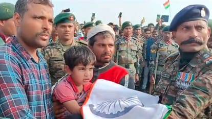 MP: Last rites of martyr soldier Rajesh Yadav took place in his home village Kwaila