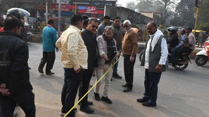 Photographs of encroachers will be kept in record outpost in-charge will be removed after meeting again.