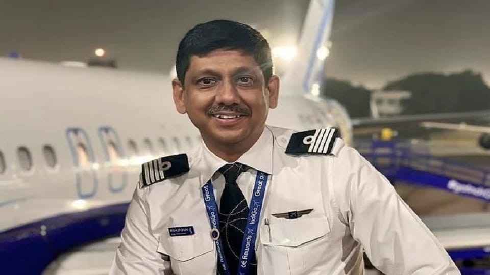 Lucknow: Captain Ashutosh Shekhar will land today at Ayodhya International Airport by taking the first commerc