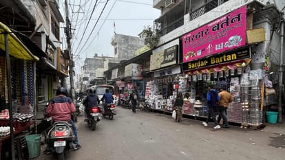 Occupation under cover of pillars in entire Gorakhpur city