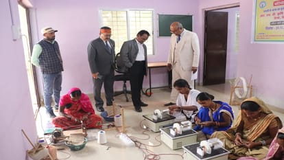 Linen cloth will be made from linseed stalk training given to rural women in Bemetra