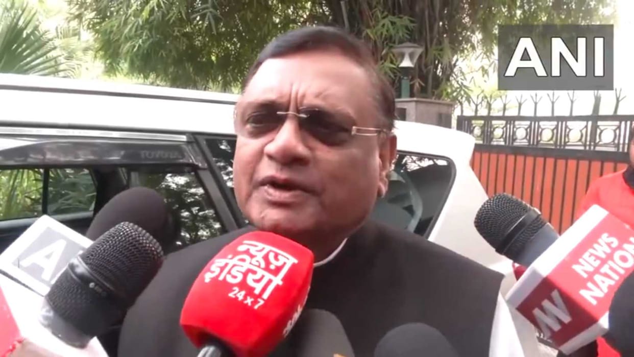 Congress National Alliance Committee Meeting Mukul Wasnik Avinash Pande