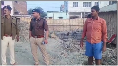 Bihar News : बिहार में बढ़ रहा है भू माफियाओं दबदबा, इस शहर में रातोंरात तालाब को भरकर कर रहे हैं समतल Bihar News : Land mafias are occupying the pond in Darbhanga by filling.bihar news hindi.