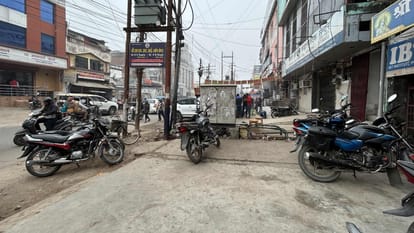 Occupation under cover of pillars in entire Gorakhpur city