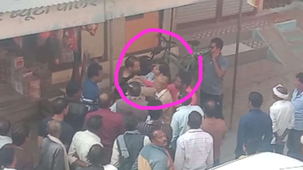 Beauty parlor operator's husband flirts with Patharia SDOP