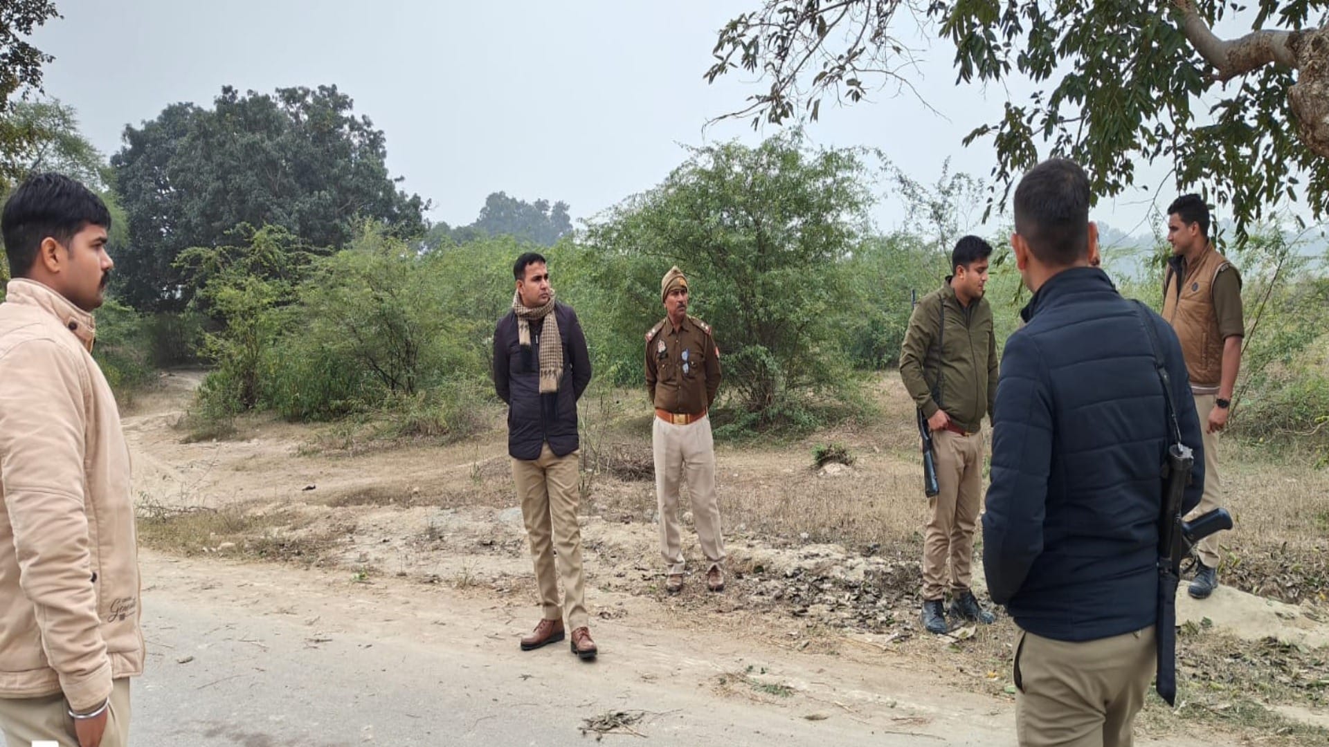 Pratapgarh: Market remained closed in protest against molestation of student