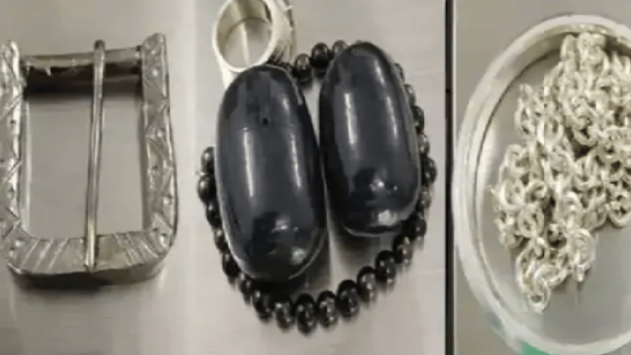 Indore Crime News: Gold Smuggling at Indore Airport Customs Officials Seize Gold Know Inside Story