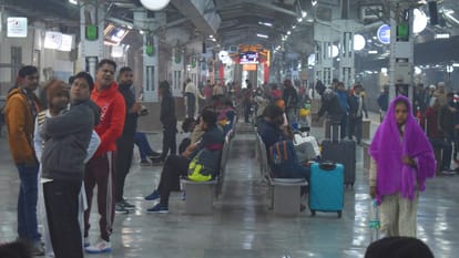 Prayagraj News: Three trains including Vande Bharat cancelled, Patna-Anand Vihar delayed by 25 hours