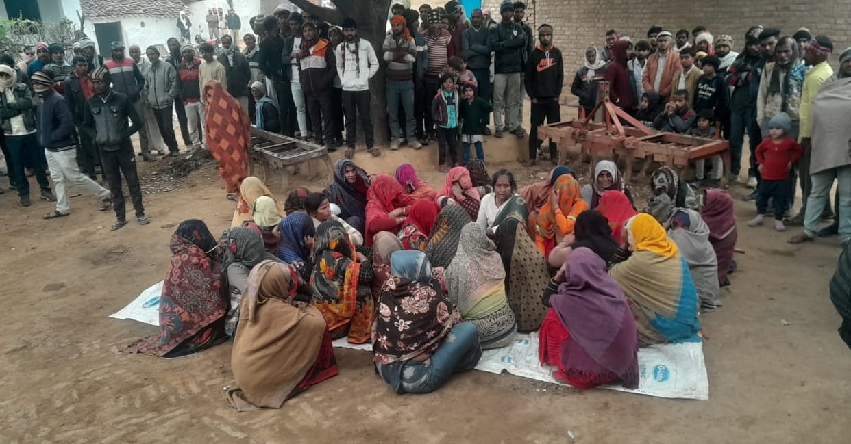 Youth died after being shot in Jalaun, dead body found in someone else's house, a pistol was lying nearby
