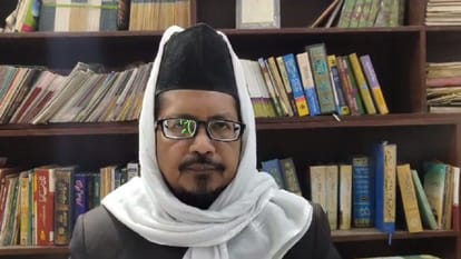 'नये साल का जश्न नाजायज': मौलाना शहाबुद्दीन रजवी बोले- नया साल खुशी की बात नहीं; मुस्लिमों से की ये अपील Maulana Shahabuddin Razvi said Muslim youth should not celebrate New Year