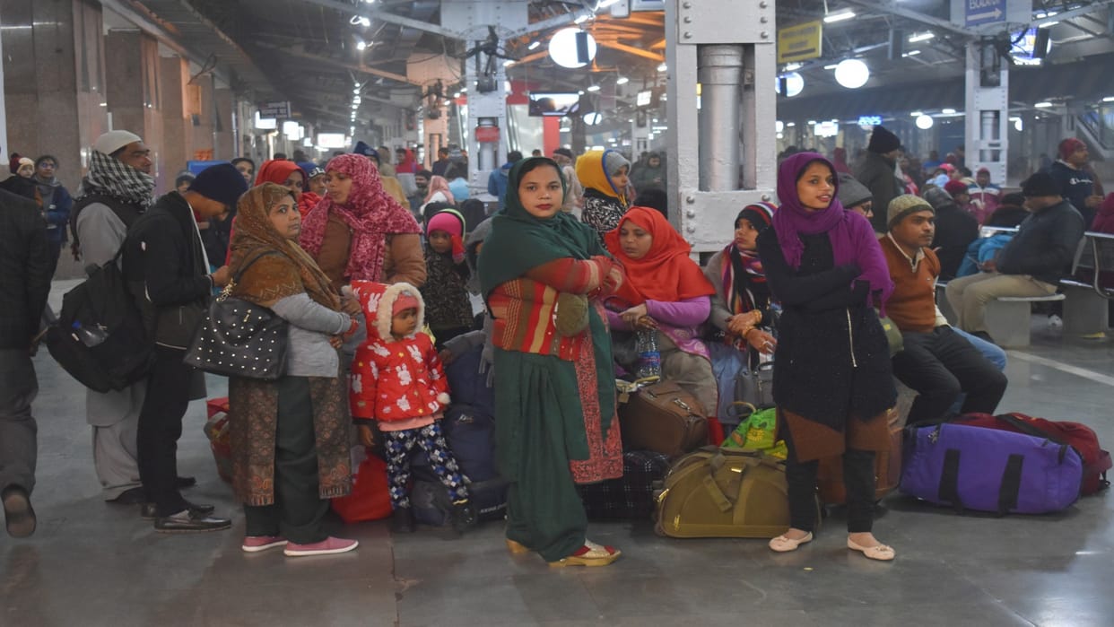 Prayagraj News: Three trains including Vande Bharat cancelled, Patna-Anand Vihar delayed by 25 hours