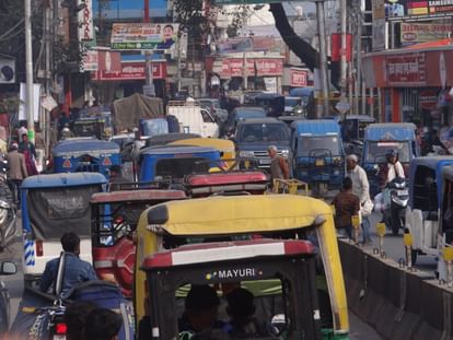 New Year 2024: ऋषिकेश में उमड़ा पर्यटकों का सैलाब, 'जाम' हुआ शहर, रेंग-रेंगकर चले वाहन, तस्वीरें New Year 2024 Huge Crowd of tourist Vehicle in Rishikesh Heavy Traffic Jam in City Photos