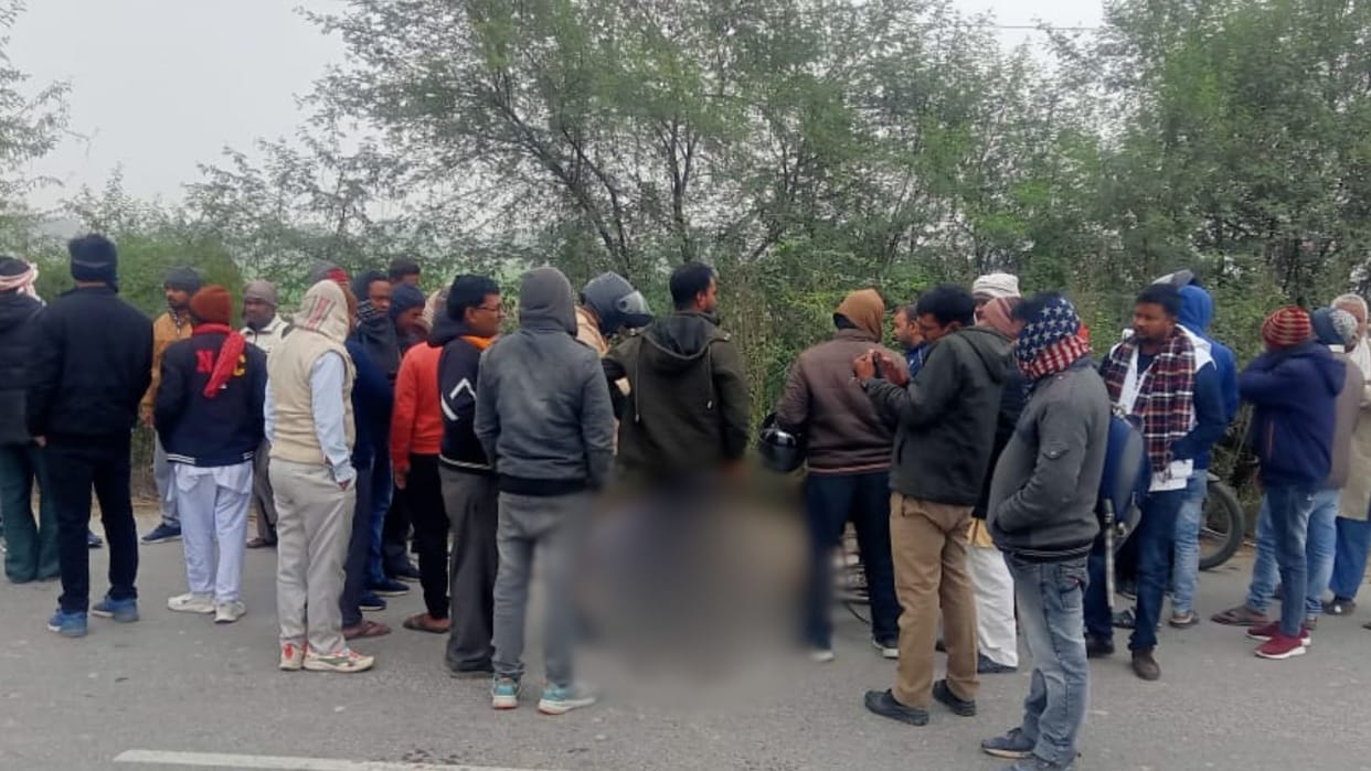 man died in road accident in Azamgarh