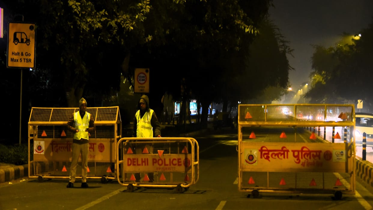 Delhi : No treatment in four hospitals, accused dead