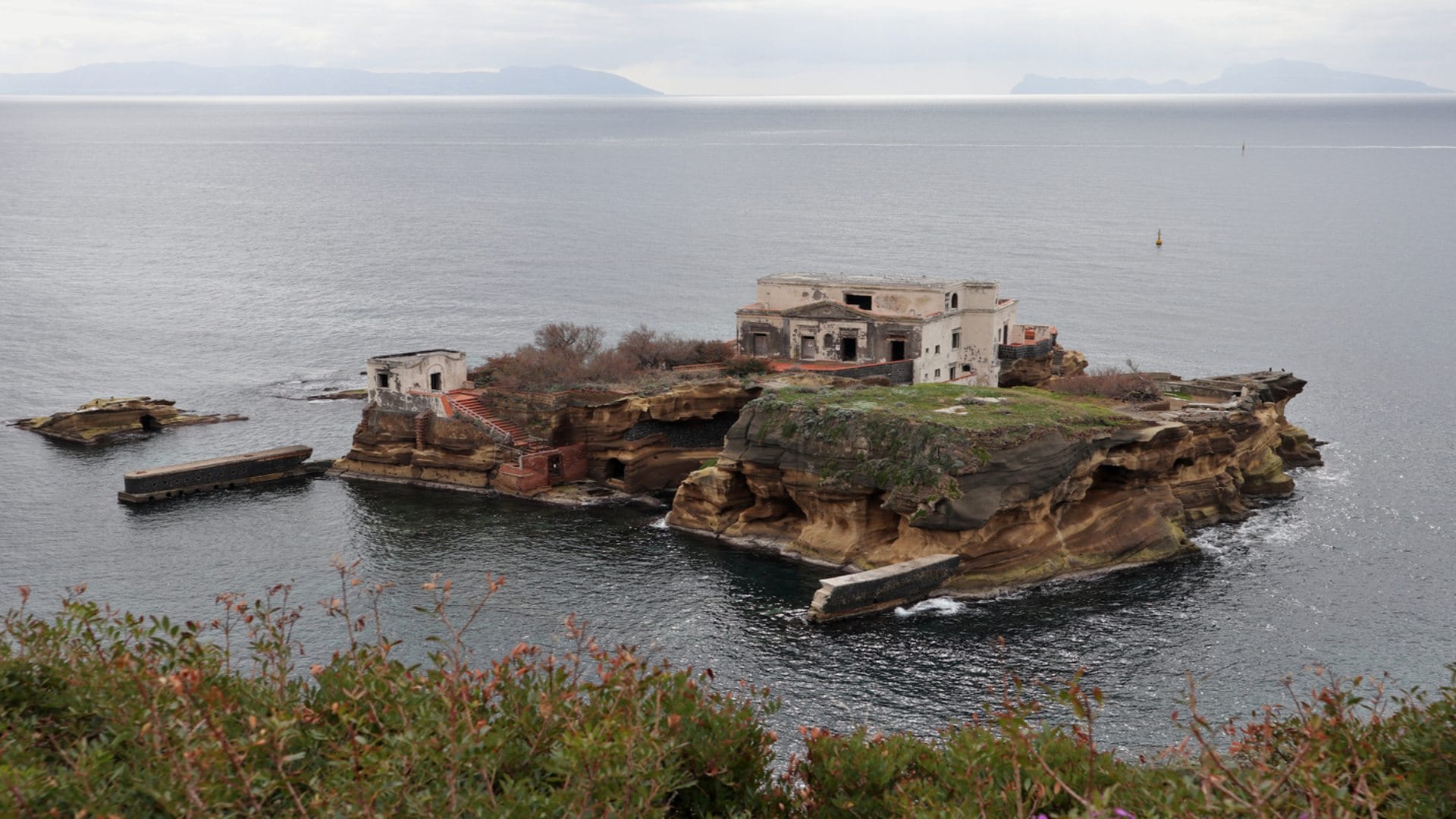 Mysterious Island: know the history and mystery of cursed island gaiola