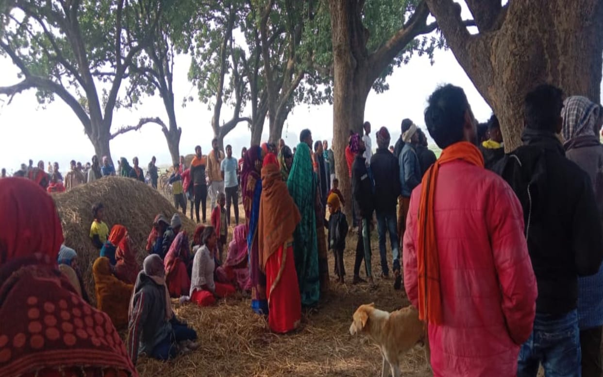 Dead body of Kshetra Panchayat member found hanging in the garden, police busy in finding out the reason for t