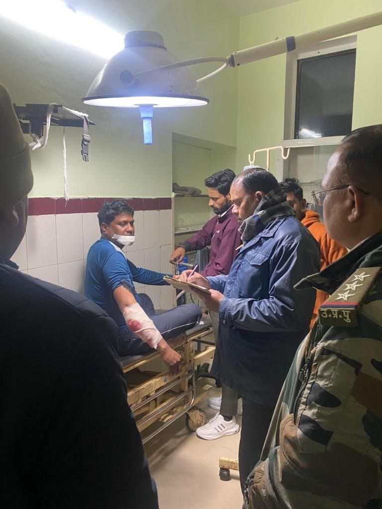 Baghpat: Attempt to murder JE of Energy Corporation, attacked with an ax while sleeping