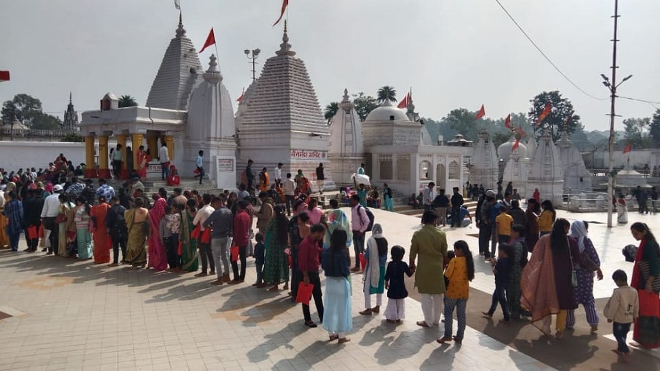 On arrival of New Year large number of devotees reached religious city Amarkantak in Gaurela Pendra Marwahi