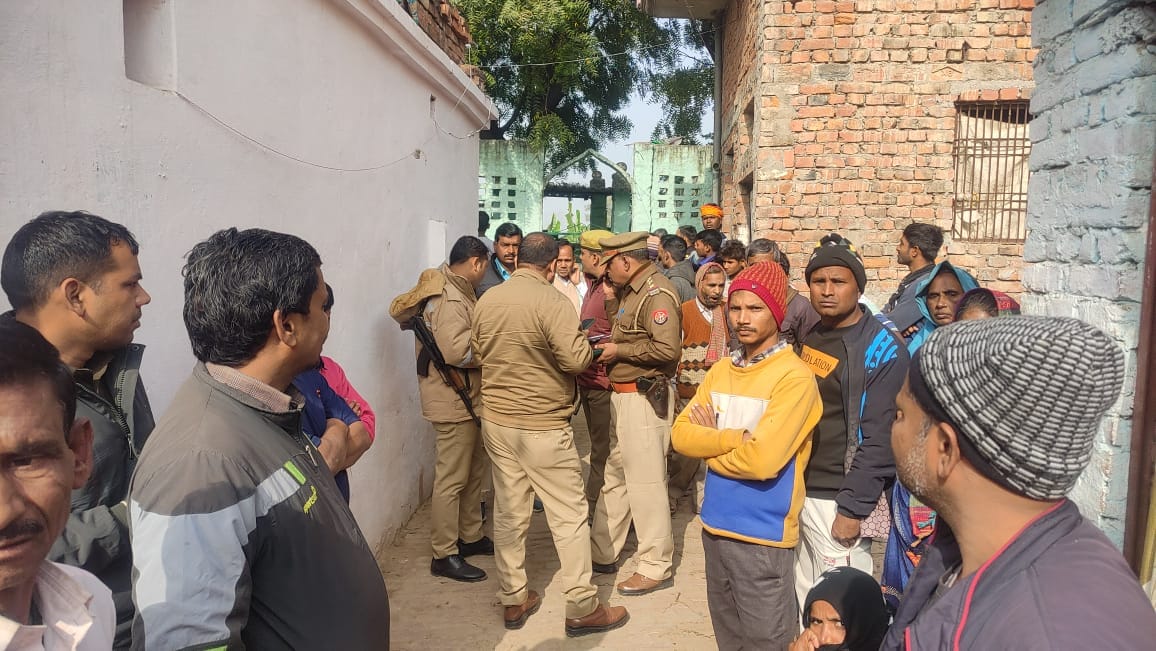Brother in law murdered sister in law by slitting her throat in Mirzapur of UP