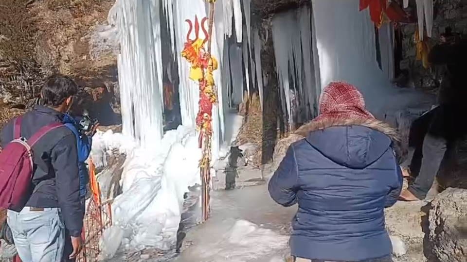 New Year 2024 Tourist Crowd in Uttarakhand Niti Valley Timmersain Mahadev for Baba Barfani Darshan