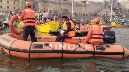 Varanasi: नए साल पर सुरक्षा के पुख्ता इंतजाम, जलपुलिस, पीएसी व एनडीआरएफ ने गंगा में संभाली सुरक्षा की कमान New Year 2024 celebration alert water police PAC and NDRF took command of security in Ganga