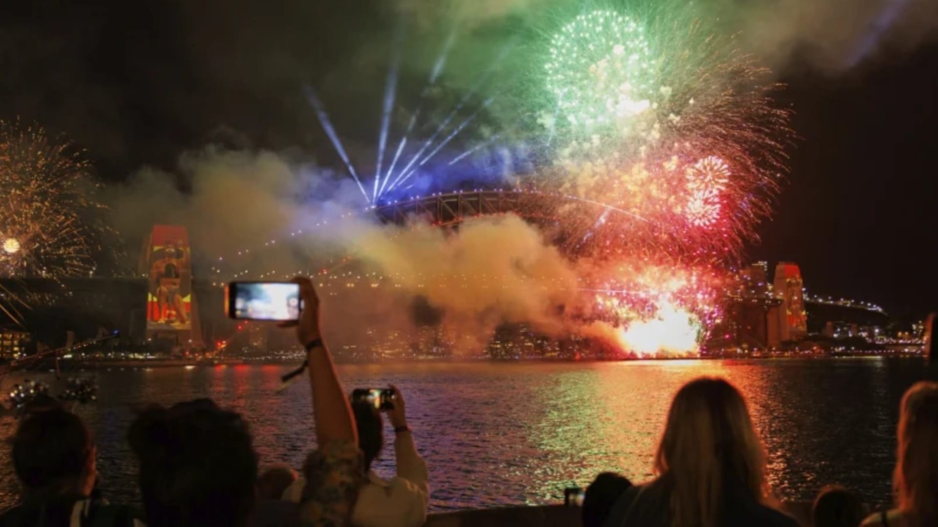 New Year 2024 arrives in New Zealand and Australia, people celebrated with fireworks; see photos