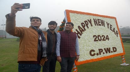 Delhi immersed in celebrations to welcome New Year 2024 see pictures