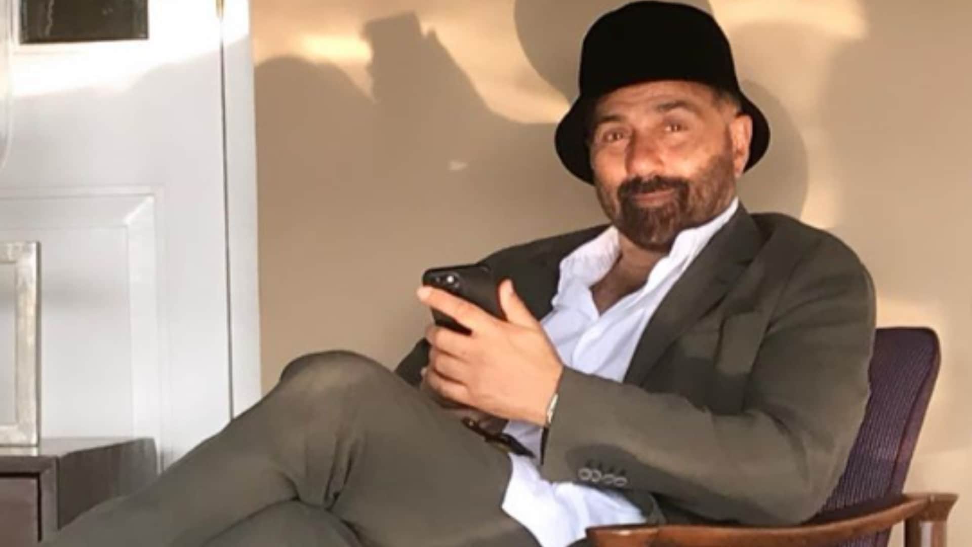 Gadar 2 Actor Sunny Deol Revealed about the Animal scene which forced him to watked out to theater