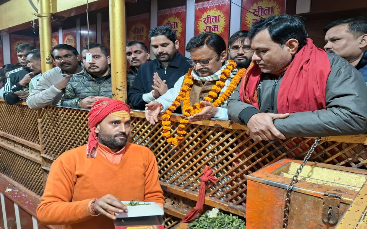 Madhya Pradesh Deputy CM Rajendra Shukla had darshan of Shri Bade Hanumanji.