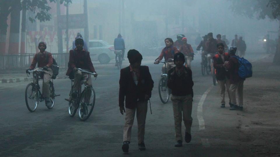 Weather Update: Schools up to 8th in Moradabad closed till January 14, people shivering amidst fog
