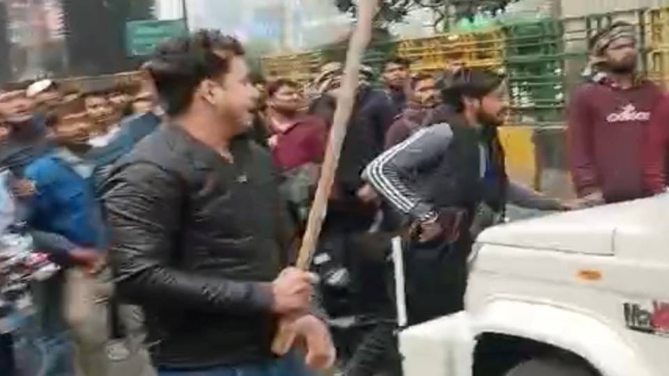 Crane driver and partner beaten with sticks in broad daylight in Sector-18