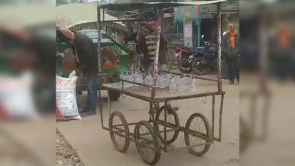 Bihar: young man set up a stall at intersection near police station and sold liquor for hours in Sitamarhi