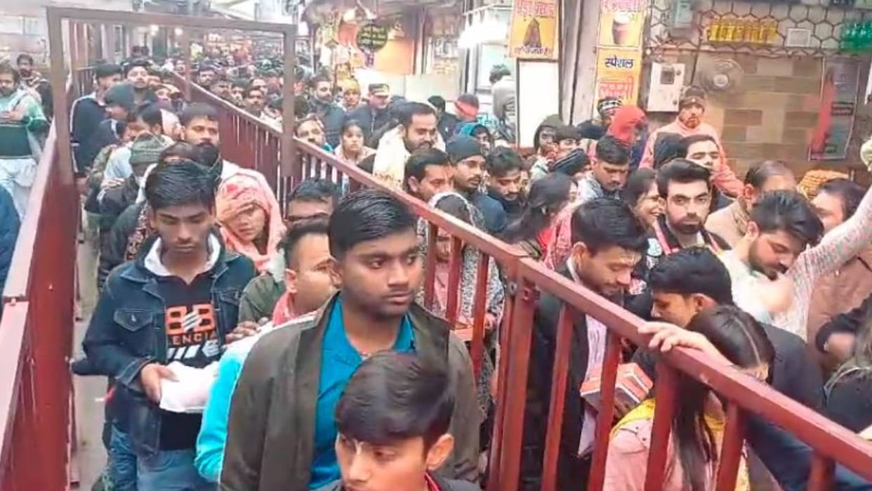 crowd of devotees gathered to seek blessings of adorable Banke Bihari On beginning of New Year in Vrindavan