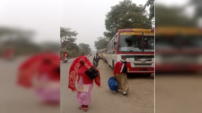 Truck Drivers Strike: Truck drivers blocked roadways buses, passengers got