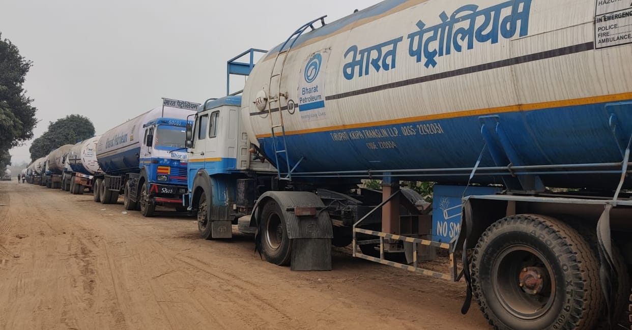 Hit and Run Law Strike IOC, HP Bharat Gas All drivers on strike oil crisis may deepen in Garhwal Uttarakhand